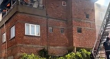 İki katlı evde çıkan yangın korkuttu