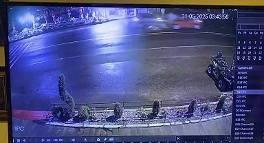 İki otomobil kafa kafaya çarpıştı: 2 yaralı