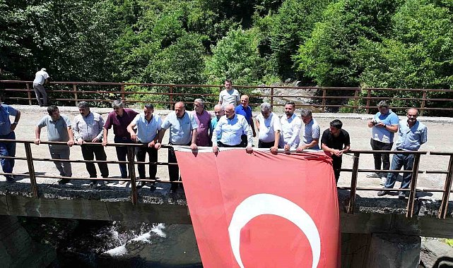 İlçeleri birleştiren köprüde ortak buluşma