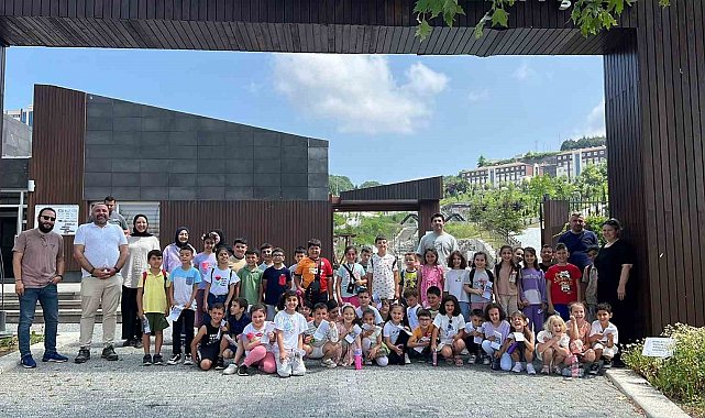 İlkokul öğrencileri botanik bahçesinde doğayla buluştu