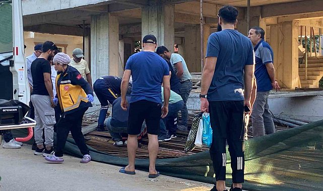 İnşaat işçisi 3. kattan demirlerin üzerine düştü