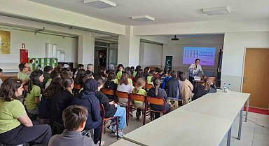 İnternet ve bilişim teknolojileri konuşuldu