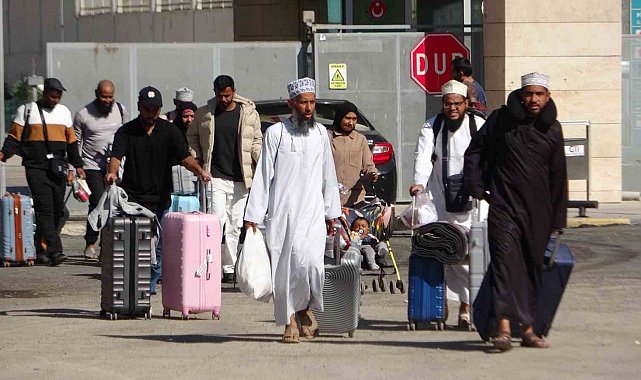 İran'daki Ummanlılar Van üzerinden Trabzon'a tahliye ediliyor