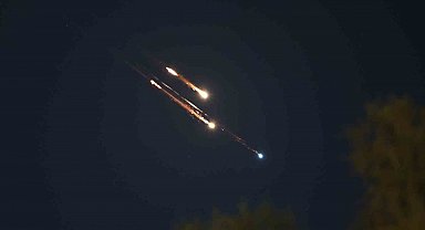 İran'dan İsrail'e yeni füze saldırısı: 4 yaralı