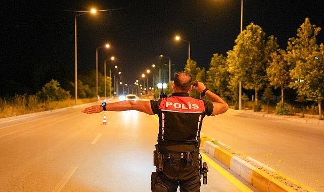 Isparta'da 1 saatlik asayiş uygulamasında 16 sürücüye ceza