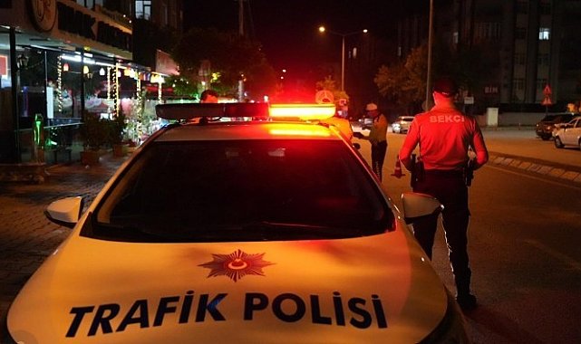 Isparta'da kurallara uymadığı tespit edilen 2 araca cezai işlem