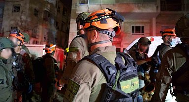 İsrail ordusu: "İran'ın silah üretim tesislerini ve karadan karaya füze altyapısını vurduk"