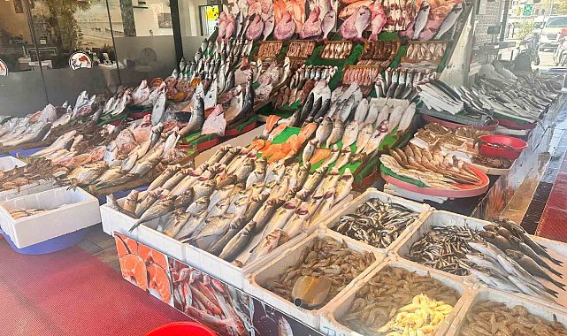 İstanbul'da balık çarşılarında bayram sessizliği