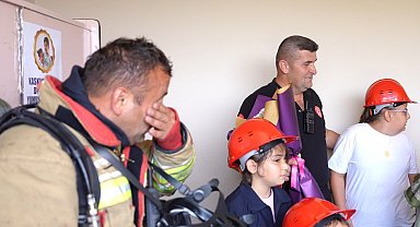 İtfaiye personellerini duygulandıran not: "Pelerinin olmasa da kaskın yeter"