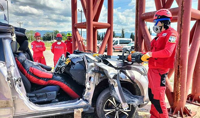 İtfaiyeden AKUT'a eğitim desteği