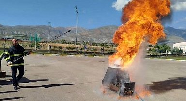 İtfaiyeden kurum personellerine yangın eğitimi