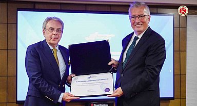 İzmir Kavram, YÖKAK'tan 'Kurumsal Akreditasyon' alan ilk MYO oldu