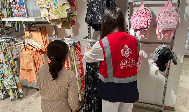 İzmir Vakıflar'dan 624 minik kalbe bayram sevinci