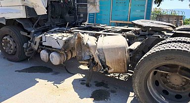 İznik'te tır ile kamyonet çarpıştı: 1 ağır yaralı