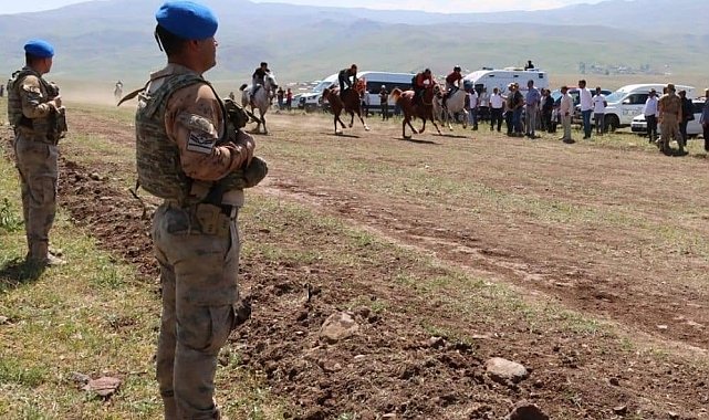 Jandarmadan huzur ve güven nöbeti
