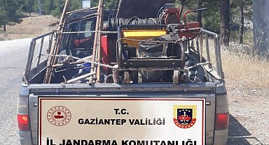 Kaçak krom madeni açarak kazı yapan 5 şahsı jandarma yakalandı