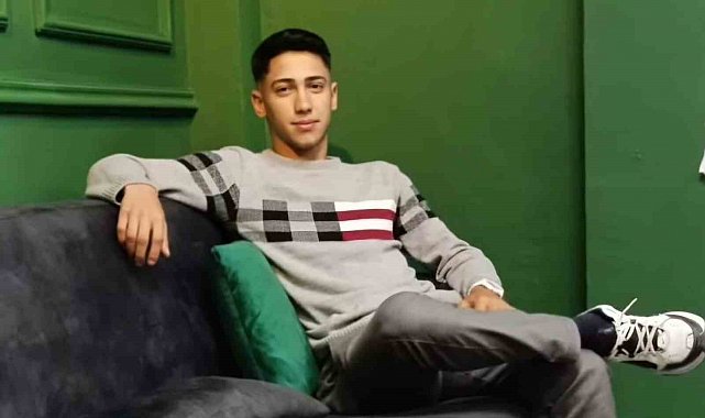 Kafasından bıçaklanan 18 yaşındaki genç hayatını kaybetti