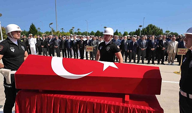 Kalbine yenik düşen polis için tören