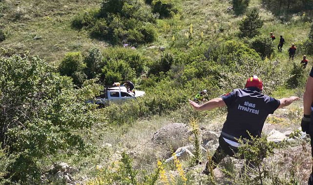 Kamyonet şarampole uçtu, sürücü ağır yaralandı