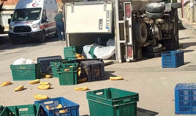 Kamyonetler çarpıştı, sürücülerden biri yaralandı