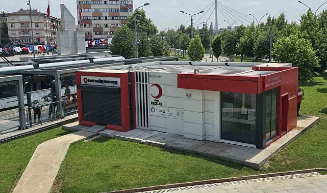 Kan verene eşofman ve tişört hediye