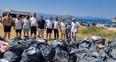 Kapıdağ Yarımadası Küçükova'da 80 torba çöp toplandı