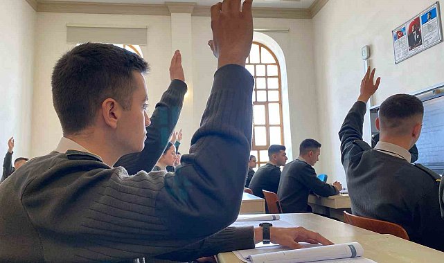 Kara, Hava ve Deniz Harp Okulları öğrencileri ilk yılda bir arada eğitim görüyor
