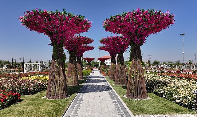 Karatay Mevlana Gül Parkı kapılarını açtı