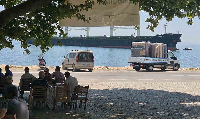 Karaya oturan gemiyi kurtarma çalışmaları sürüyor