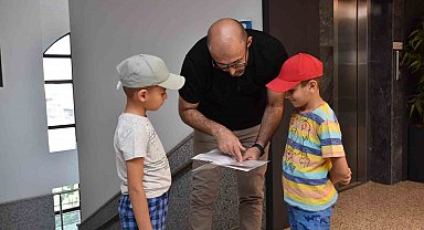 Karnesini alan Başkan Zencirci'ye koştu