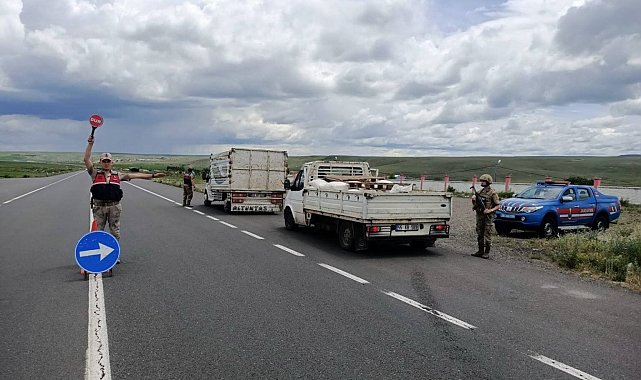 Kars'ta jandarmadan huzurlu sokaklar uygulaması
