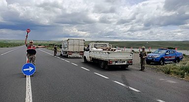 Kars'ta jandarmadan huzurlu sokaklar uygulaması