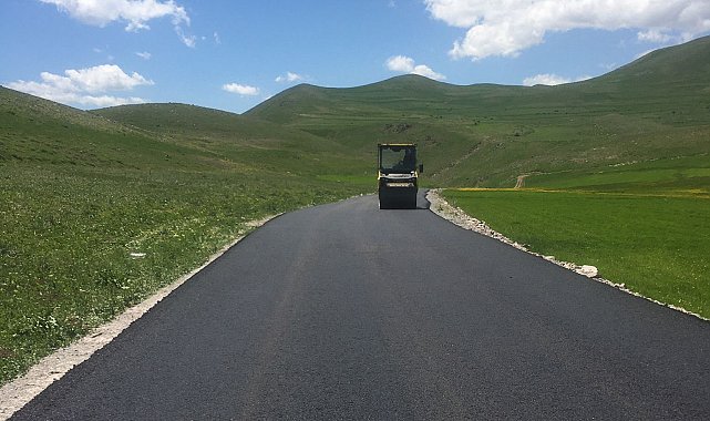 Kars'ta Özel İdare yaptığı yollarla uzağı yakın ediyor
