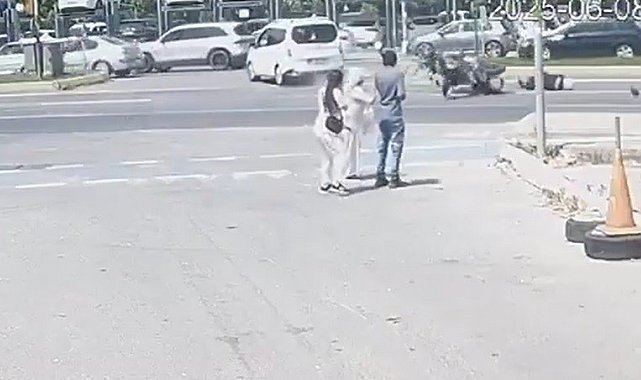 Kartal'da yürekleri ağızlara getiren kaza: İki polisin yaralandığı kaza kamerada