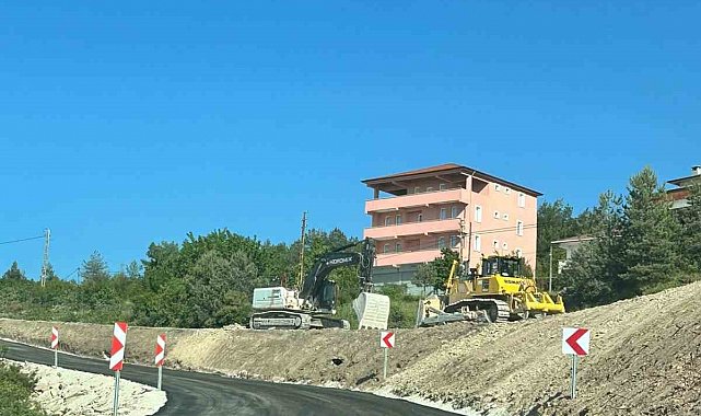 Kastamonu'da heyelan sebebiyle ulaşıma kapanan yol ulaşıma açıldı