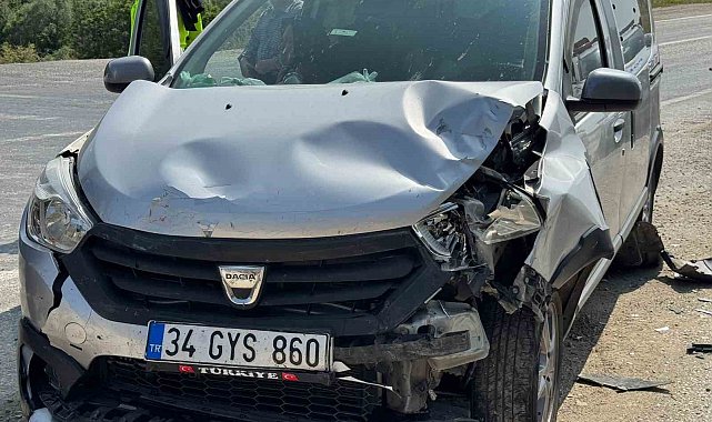 Kastamonu'da iki hafif ticari araç çarpıştı: 1 yaralı