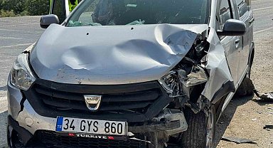Kastamonu'da iki hafif ticari araç çarpıştı: 1 yaralı