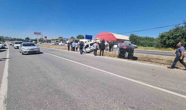 Kastamonu'da iki hafif ticari araç çarpıştı: 4 yaralı