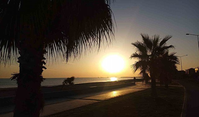 Kavurucu sıcaklar geliyor: Vatandaşlara "güneş çarpması ve yangın" uyarısı