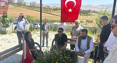 Kaymakam Dilekli'den duygusal veda: Şehit Yusuf Ataş'ın mezarı başında helallik aldı