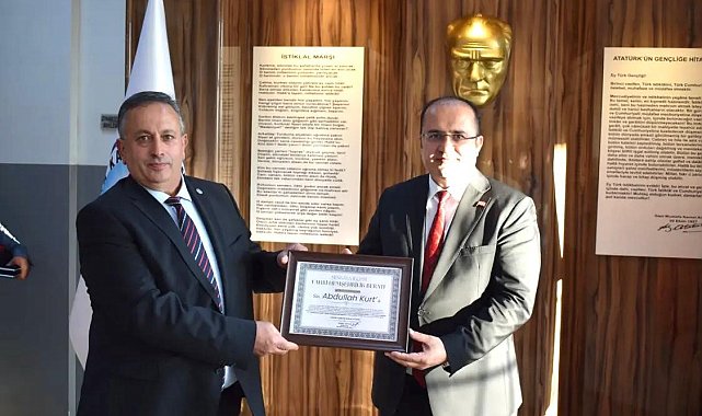 Kaymakam Kurt'a 'Fahri hemşehrilik beratı'