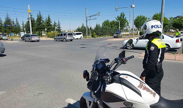 Kayseri Emniyeti ERÜ yerleşkesinde 90 adayı sınava yetiştirdi