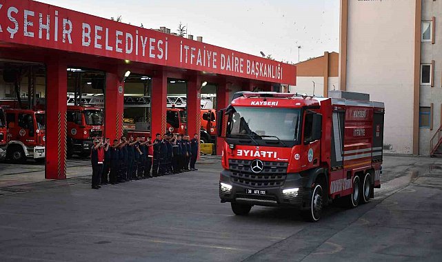 Kayseri itfaiyesi yangınla mücadele için Manisa'ya gitti