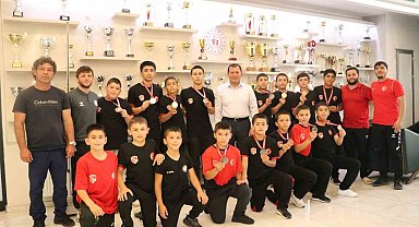 Kayserili minik güreşçilerden 11 madalya