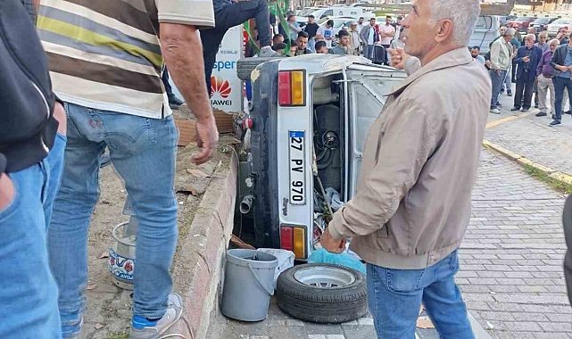 Kaza yapan otomobil yan yattı: 1 yaralı