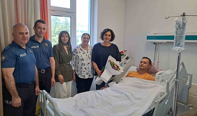 Kaza yapan polis memuruna moral