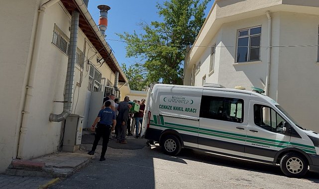 Kazada hayatını kaybeden paramedik anne ve 2 çocuğu, yakınlarına teslim edildi