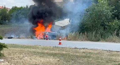 Kazaya karışan midibüs, kazadan 1 saat sonra yandı