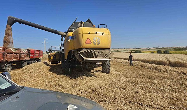 Keşan'da hasat halindeki tüm biçerdöver ve balya makineleri kontrol ediliyor