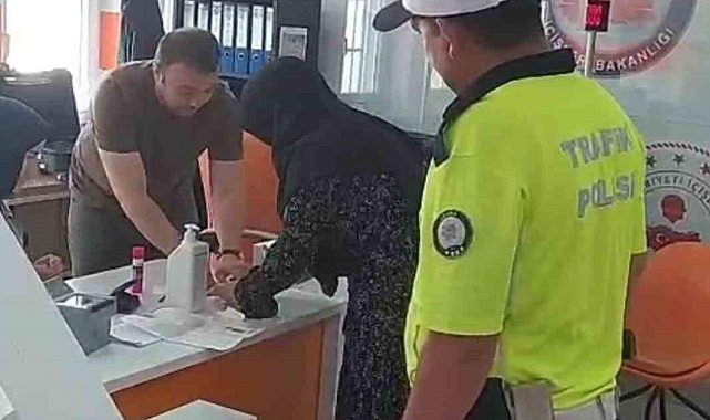 Kimliğini unutan öğrencinin imdadına polis yetişti, son dakika gelen sınava alınmadı